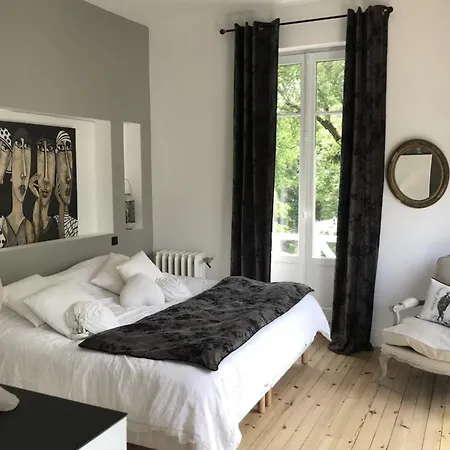 Le Moliere - Charmante Maison Niche Au Coeur Des Parcs De La Rochelle *