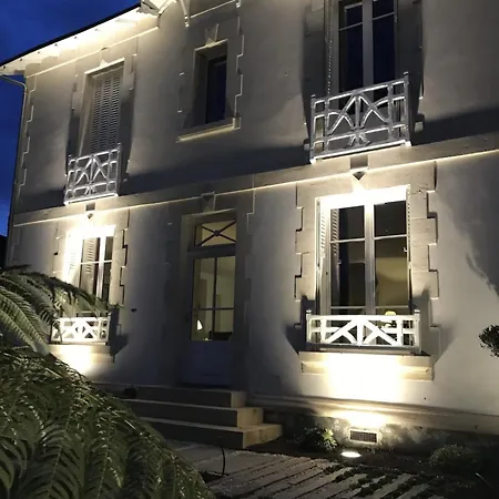 Le Moliere - Charmante Maison Niche Au Coeur Des Parcs De La Rochelle
